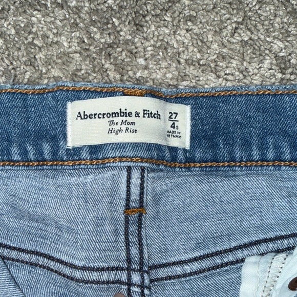 A&F The Mom High Rise - Picture 3 of 4